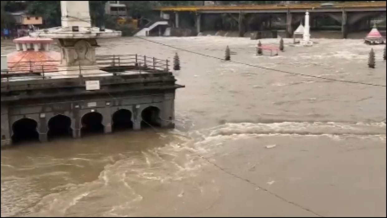 weather updates heavy rain in many states flood situation water logged news in hindi