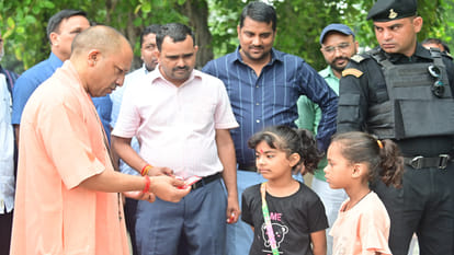 CM Yogi heard more than 400 complaints during Janta Darshan at Gorakhnath temple