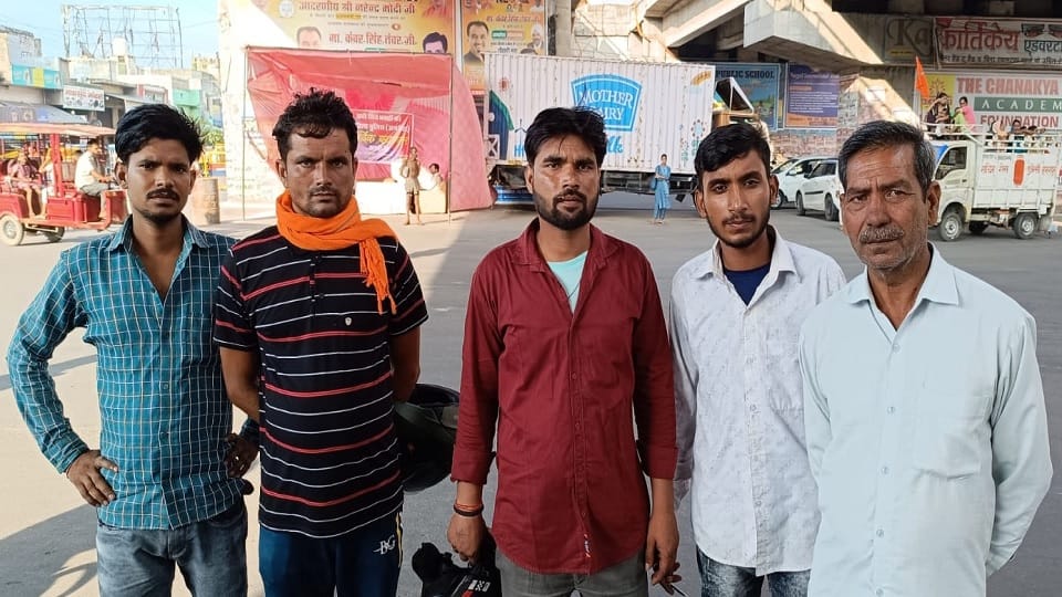 Two Kanwariyas died in Gajraula, Three riders injured in a direct collision between bikes