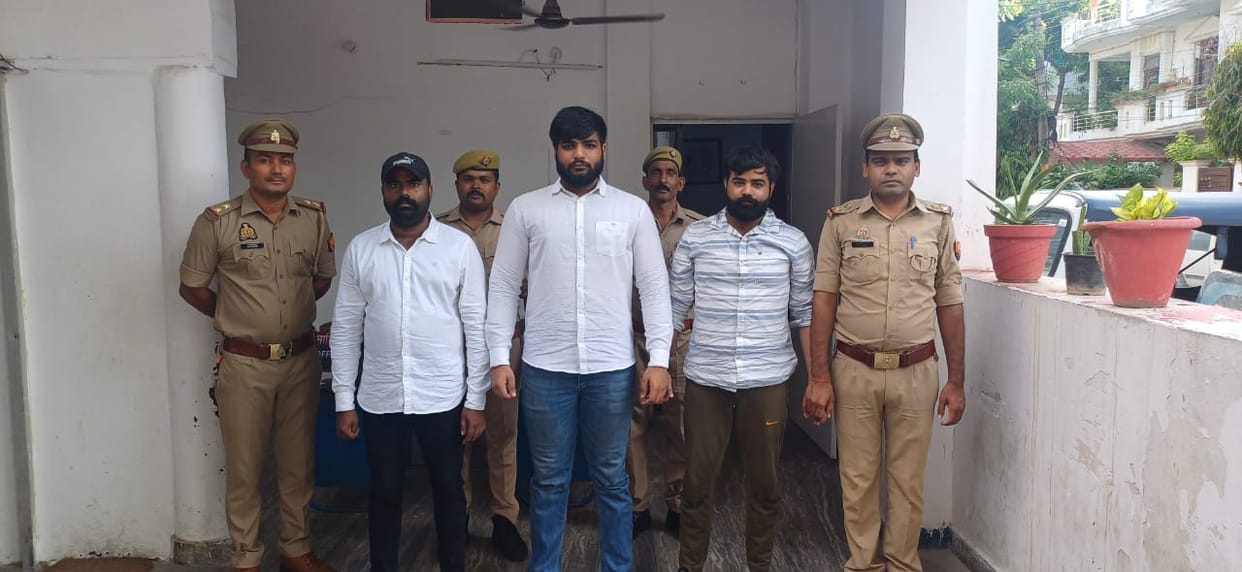 Two got beaten in Vikas nagar in Lucknow.