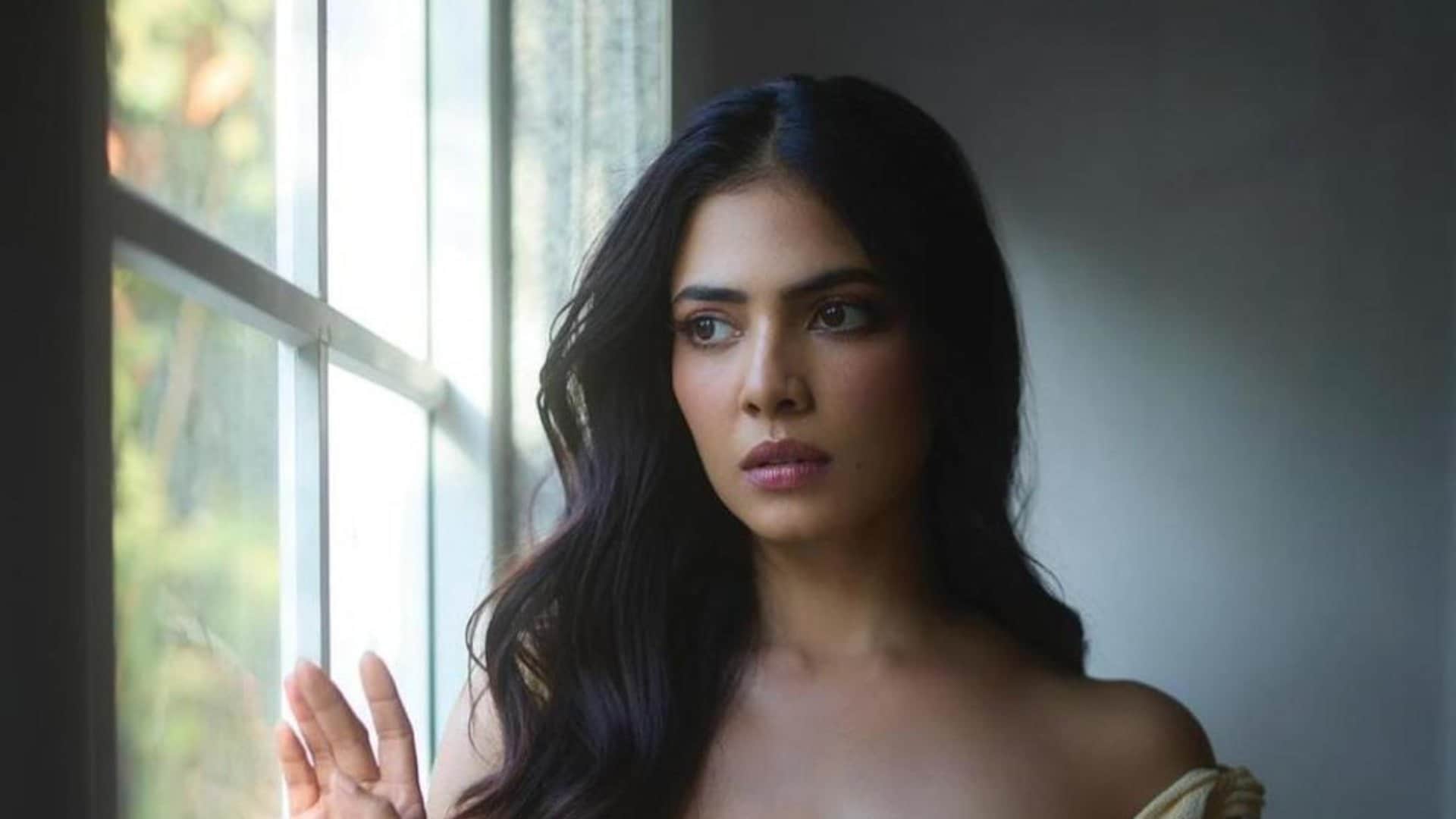 Yudhra Actress Malavika Mohanan Profile Know Unknown Facts about Actress love life and Career Struggles