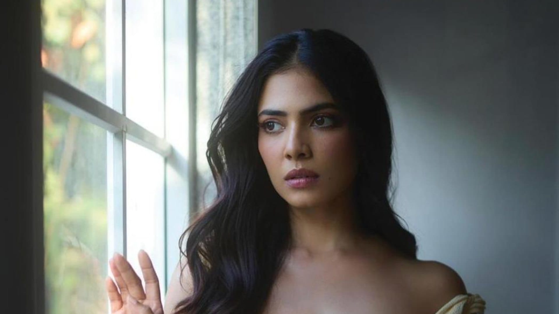 Yudhra Actress Malavika Mohanan Profile Know Unknown Facts about Actress love life and Career Struggles