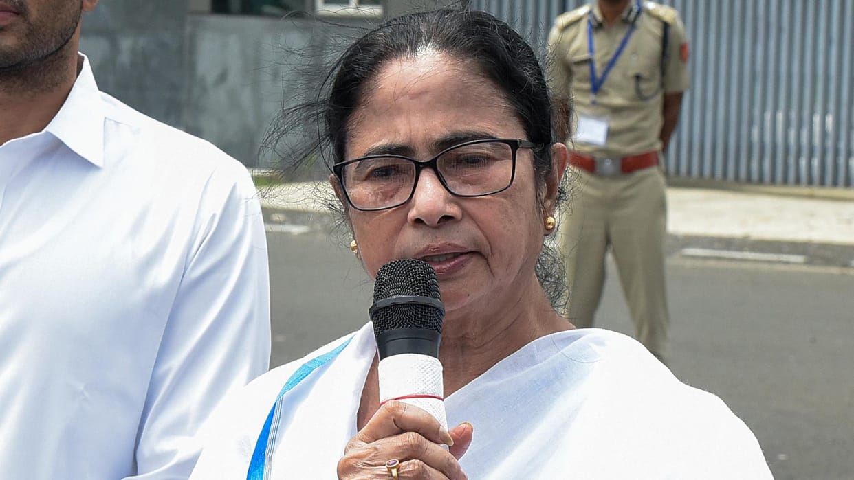 Durgapur Assault Case: After initial criticism, victim's father apologies to 'mother-like' Mamata