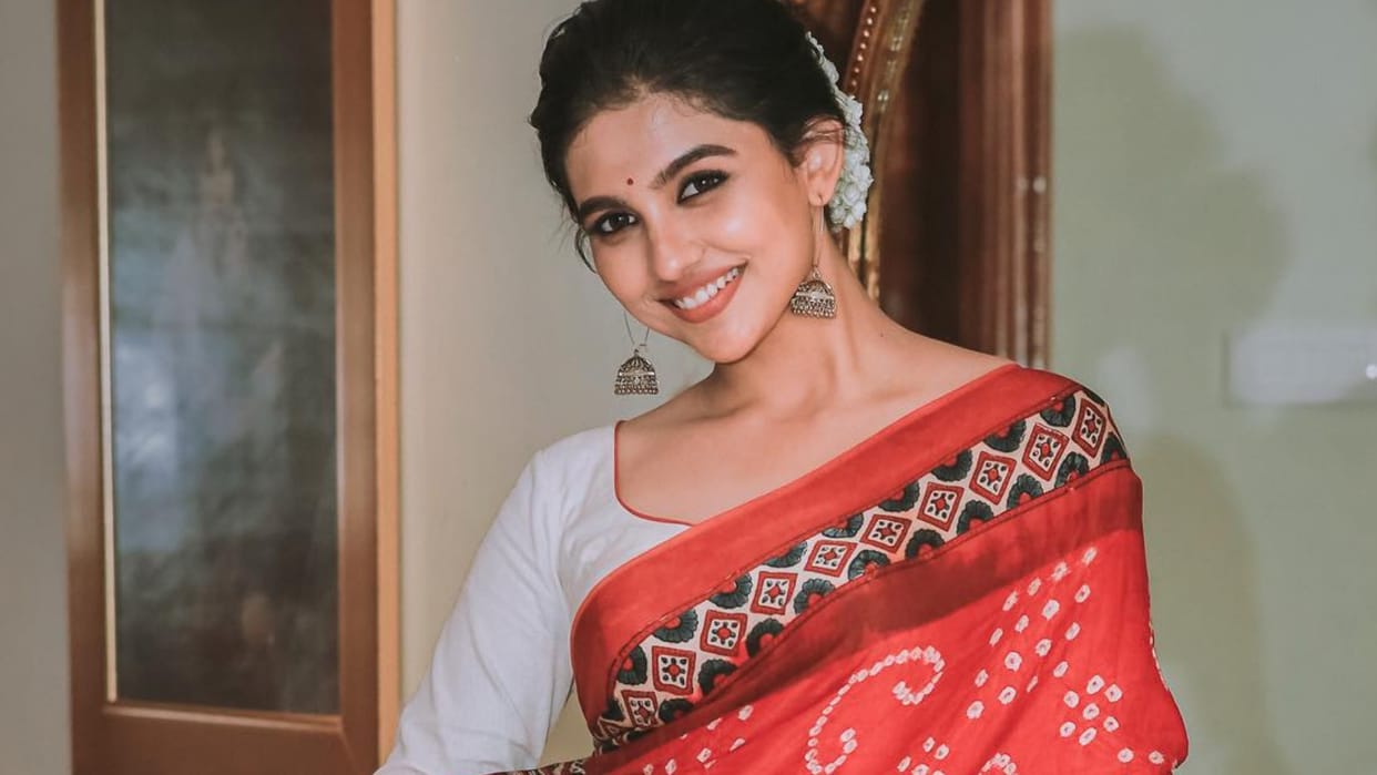 After Premalu actress Mamitha Baiju will now be seen in Thalapathy 69 Know about her character in the movie