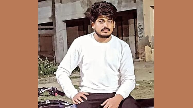Rohtak: गोल्ड लोन बैंक के असिस्टेंट मैनेजर ने फंदा लगाकर दी जान, घर में किराए पर रहते थे 6 कर्मचारी