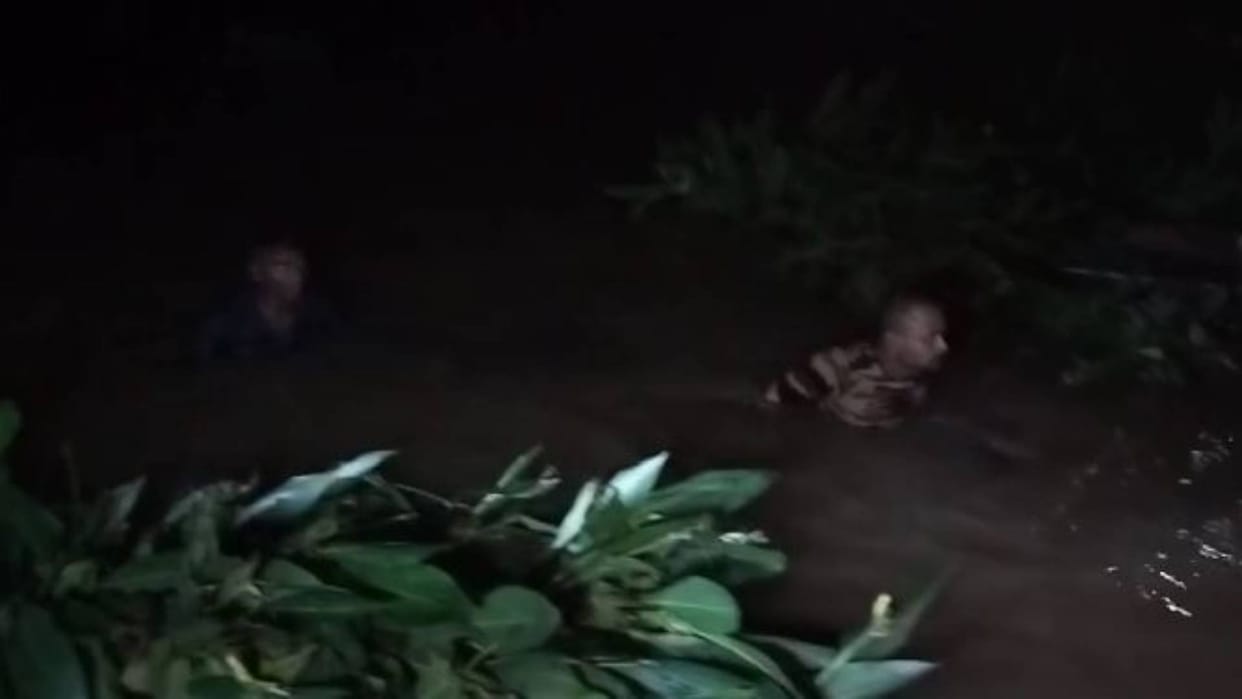 MP News Five people drowned in Jhajhua waterfall while taking selfie in Maihar two people died