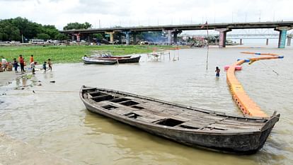 Ganga is moving rapidly towards Bade Hanuman Temple, the speed continues to increase by about two meters per h