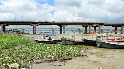 Ganga is moving rapidly towards Bade Hanuman Temple, the speed continues to increase by about two meters per h