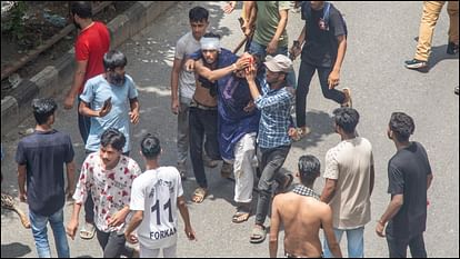 Violence and protests in Bangladesh Sheikh Hasina resignation photos news in hindi