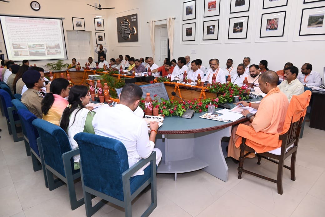 CM Yogi: Will review 13 departments in Gonda today, flood control will be the main issue, 27 public representa