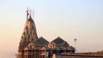hindu temple peak red kesariya flag importance in hindi