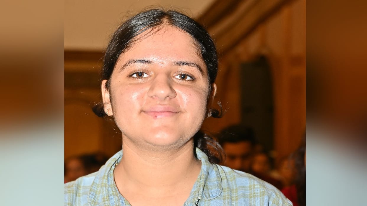 Amar Ujala Medhavi chhatra Samman: Aaruhi who was topper in class 10th and 12th, received medal for the second