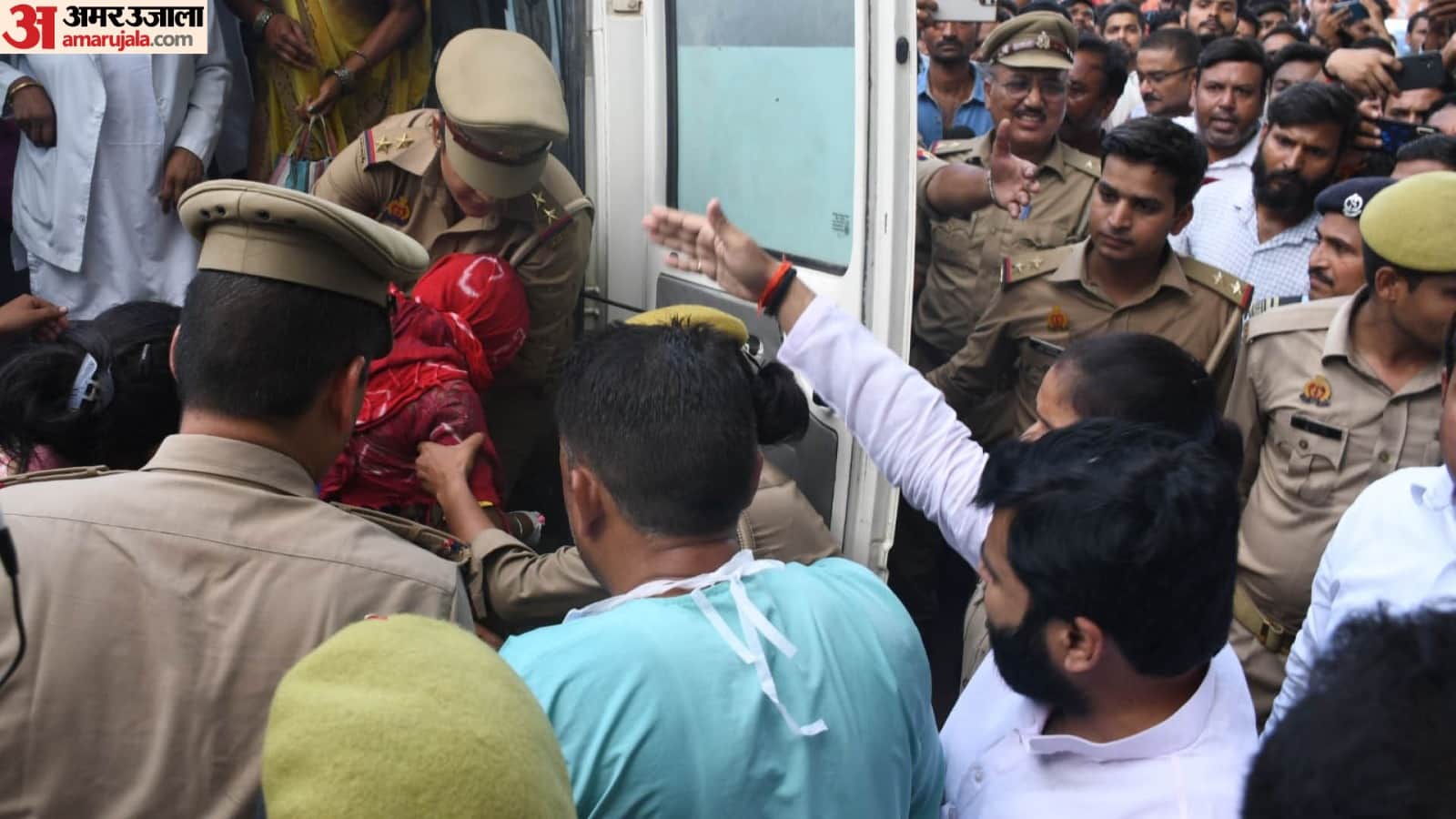 Ayodhya Rape Case Rape victim teenager admitted to Ayodhya District Women Hospital