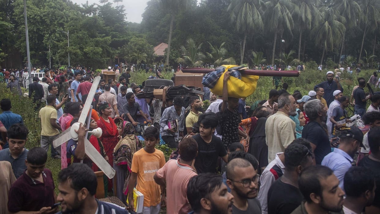 Bangladesh chief justice to resign as hundreds of protesters gherao Supreme Court give ultimatum