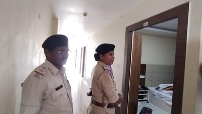 Bihar: घर से 50 किलोमीटर दूर जाकर होटल लिया, फिर फंदे पर झूली युवती; सुसाइड नोट में प्यार में धोखे की लिखी बात Bihar News : girlfriend boyfriend failed love story results araria girl suicide in purnea hotel suicide note