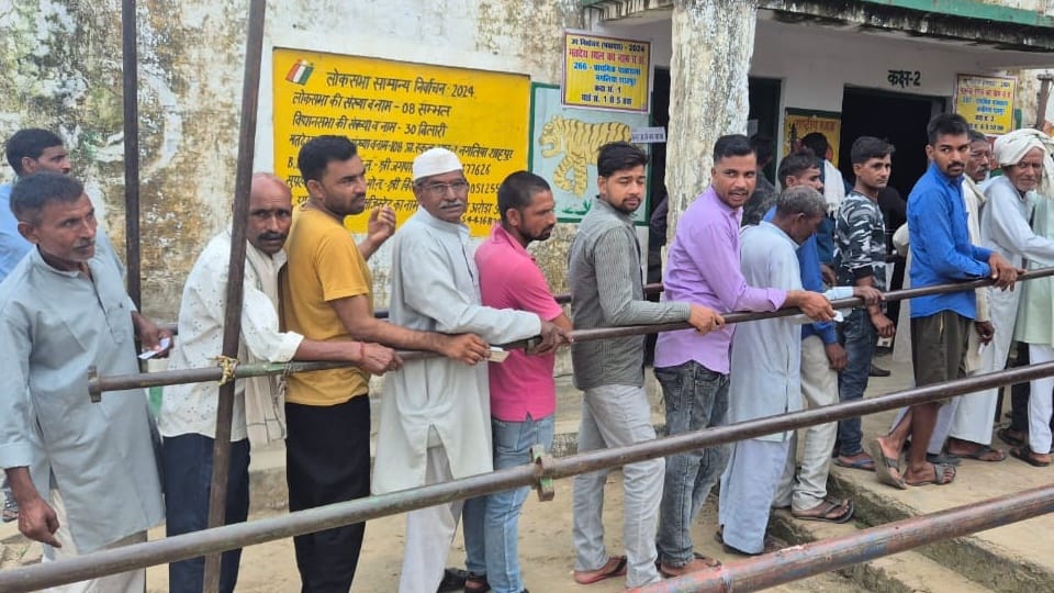 Panchayat by election in Moradabad: Voting for BDC and Pradhan posts, security tightened Kundarki and Bilari