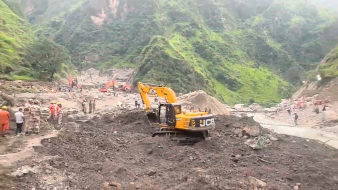 बादल फटने से 36 लोग हुए थे गायब,  3 के शव मिले 33 की खोज जारी