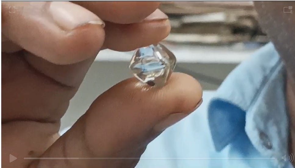 Mp News Farmers Finds a 16-carat diamond becomes millionaire overnight in Panna