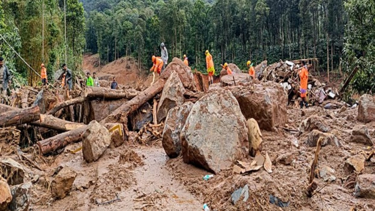 Kerala CM Vijayan accuses Union Environment Minister of humiliating those who died in landslides.