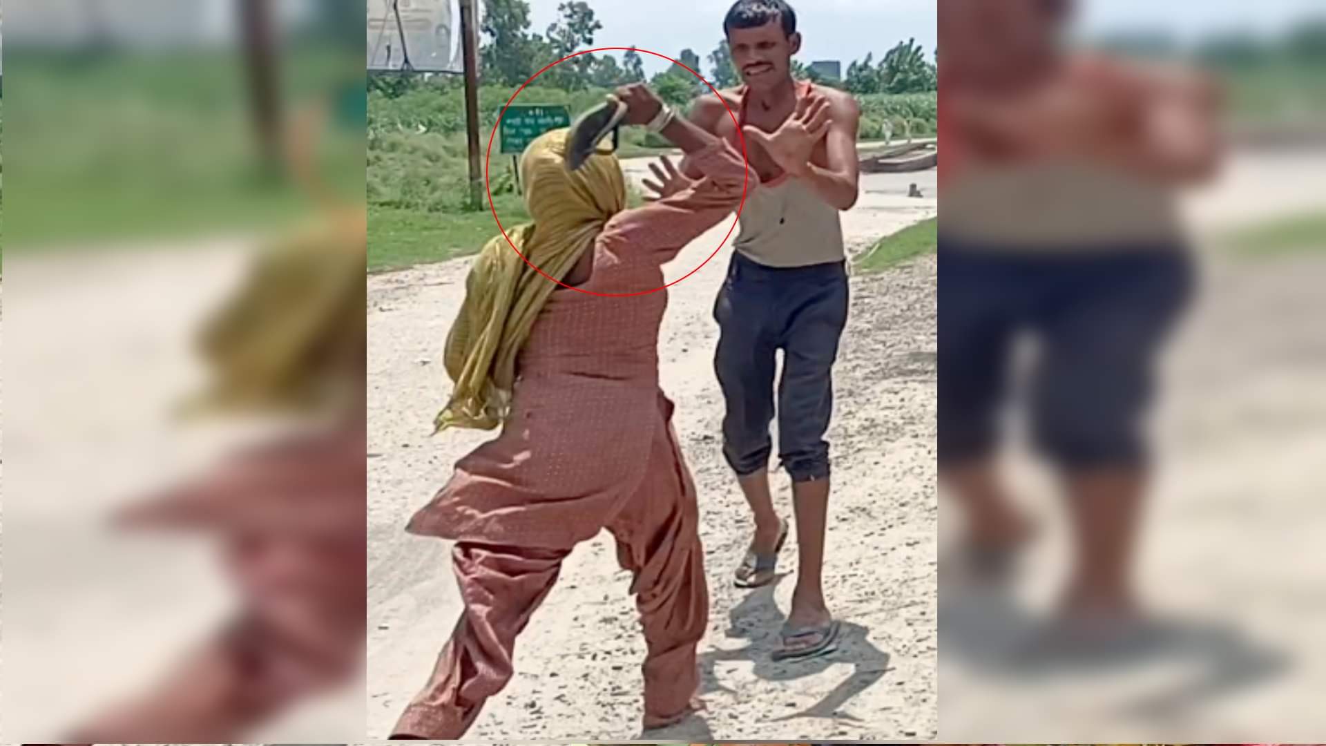 Bijnor: Women chased away drunkards, locked the liquor shop, said- they made it difficult to go out