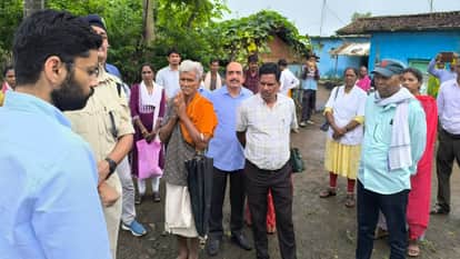 Anuppur Food grains stolen by breaking lock of government fair price shop police engaged in investigation