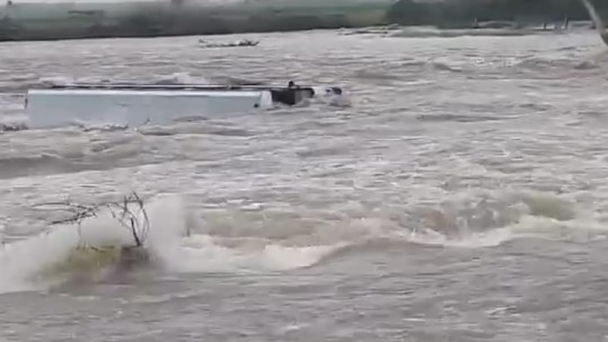 Rajasthan Weather: Rainy season continues in the state, roadways bus along with driver washed away in Malpura