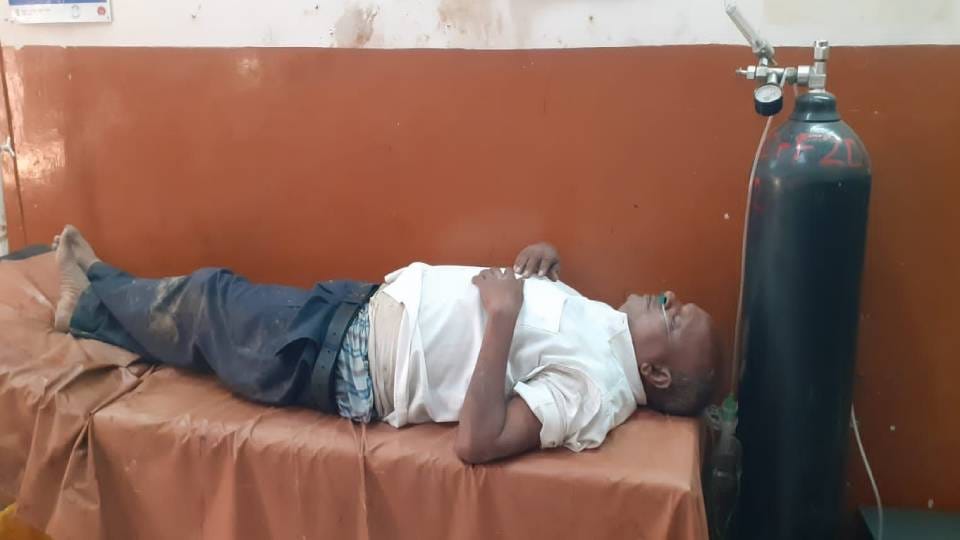 Tired of debt bangle trader jumped into canal in Firozabad People rescued him and admitted him to hospital