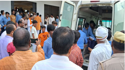 In a school in Deoria, children were fed chickpeas cooked during the day at night, they fell ill in morning