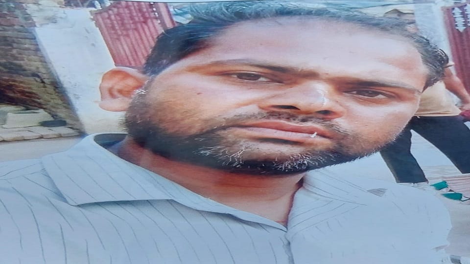 Saharanpur: HDFC Bank employee murdered, dead body thrown in Rajbaha, injury marks on neck.