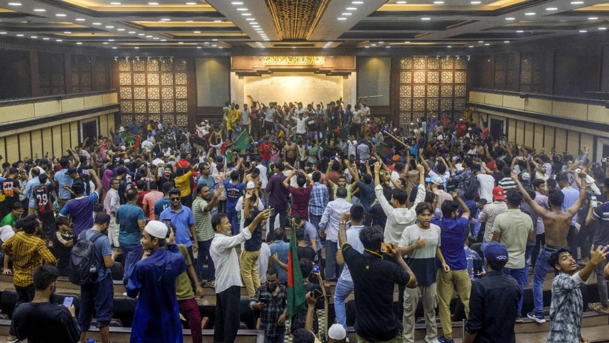 Bangladesh protest erupt inside indian visa centre in dhaka raise anti india slogan