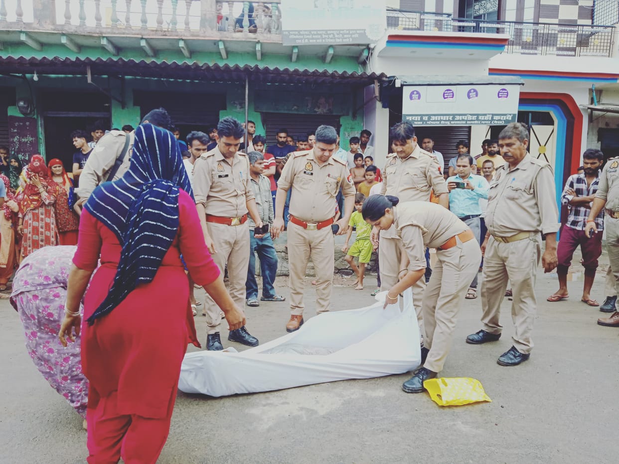 Murder in Meerut: Brother beats sister middle of the road, strangles her to death