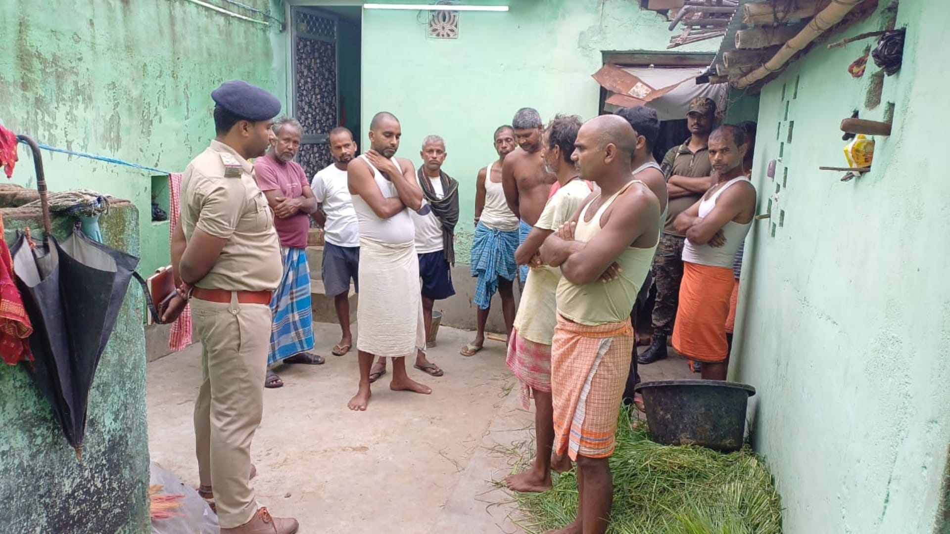 घटनास्थल पर पूछताछ करने पहुंची पुलिस