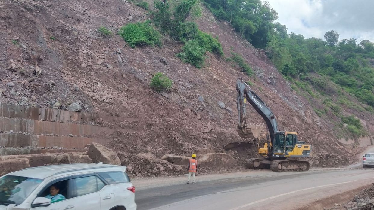 Parwanoo Shimla Four lane Private company will prevent hills of highway including Chakkimod from cracking