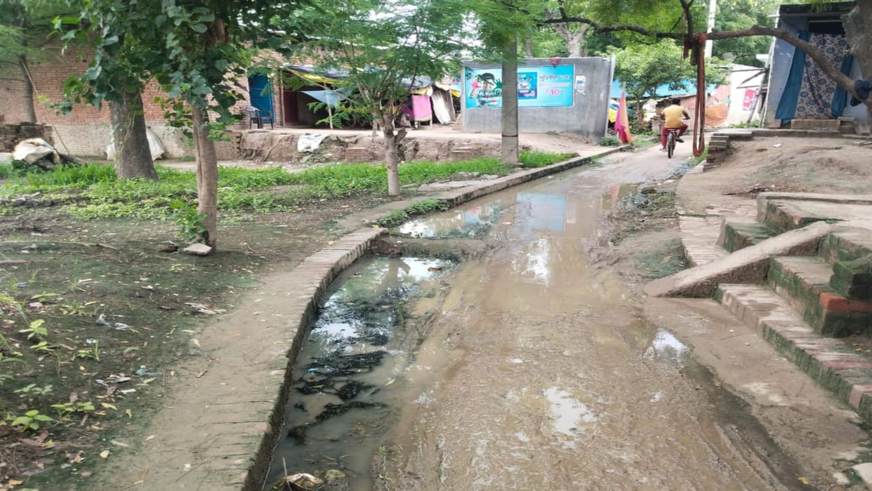 Condition of two children suffering from diarrhea deteriorated, referred to SRN, five people have died.
