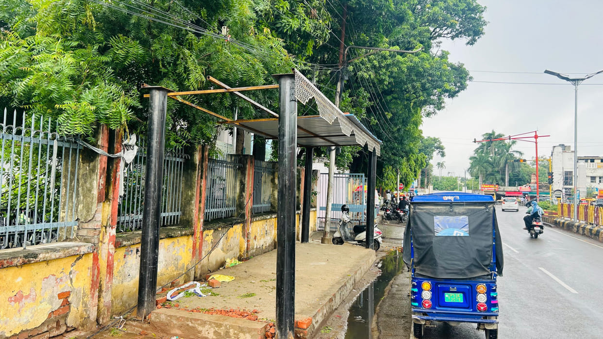 Bus queue shelters will be built at 13 places in the city