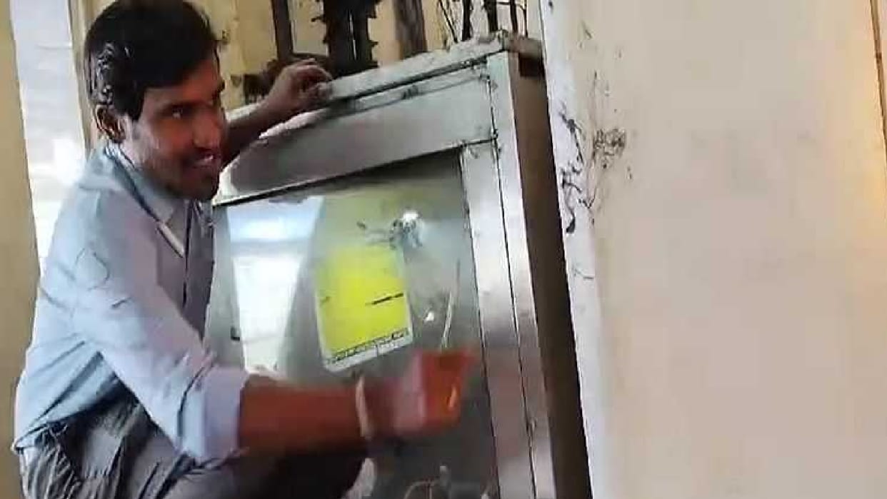 Passengers were stuck in lift at Raipur station due to this reason, Railway Department gave information