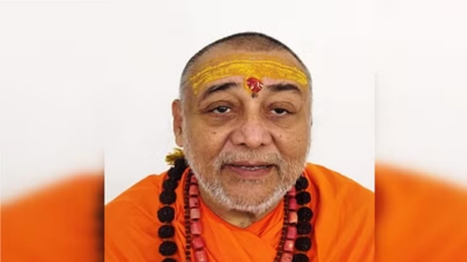 Haridwar Jagadguru Shankaracharya Swami Rajrajeshwarashram maharaj spoke on situation in Bangladesh