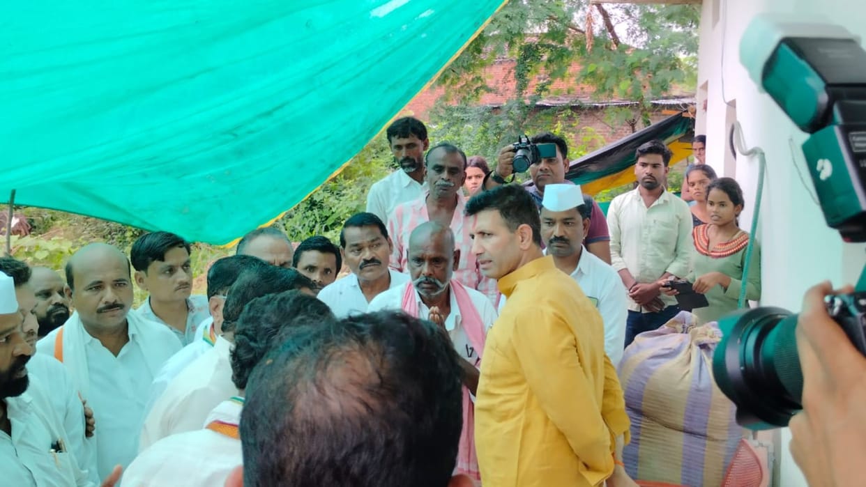 Congress state president Jeetu Patwari met the family members of the Sagar accident