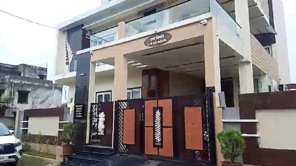 CBI raids the house of Congress leader Rajendra Shukla in Chhattisgarh