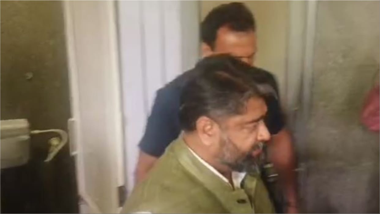 Kaithal: Minister of State for Transport Asim Goyal conducted surprise inspection at the bus stand