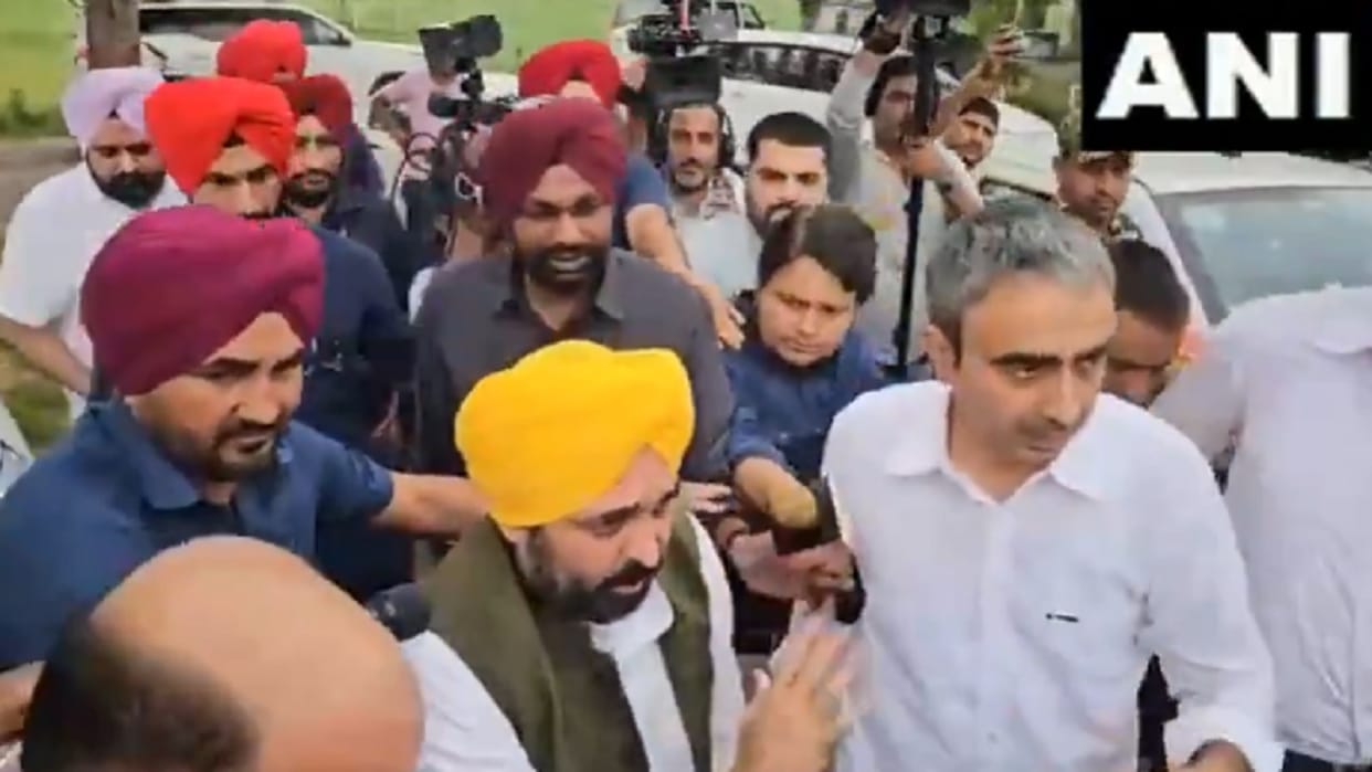 Vinesh disqualified from Olympics,Punjab CM Bhagwant Mann reaches Dadri, meets Mahavir Phogat