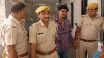 Chittaurgarh RPF accused arrested railway ticket black marketing case sell tickets was not IRCTC agent