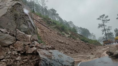 Waterlogging on roads due to continuous rain in Rudrapur