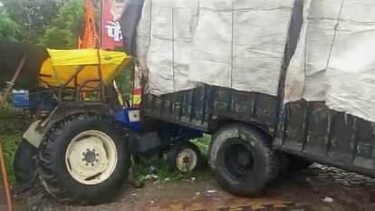 ट्रैक्टर ट्राॅली में ट्रक ने मारी टक्कर