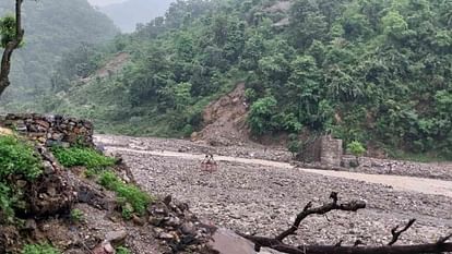 Uttarakhand Weather Tehri Chifalti river water level increased five villages people were trapped for 22 days