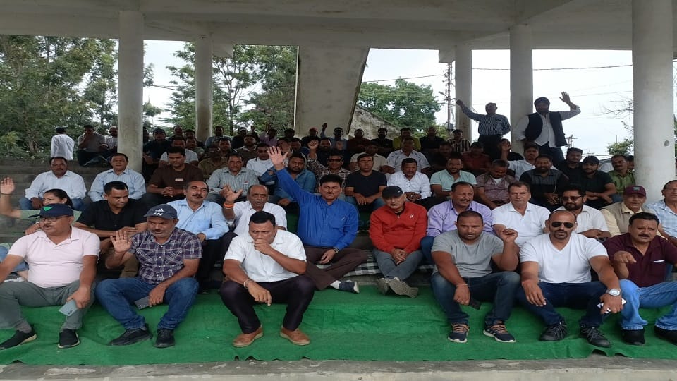 MLAs and villagers sitting on strike in protest against expansion of Municipality in pithoragarh