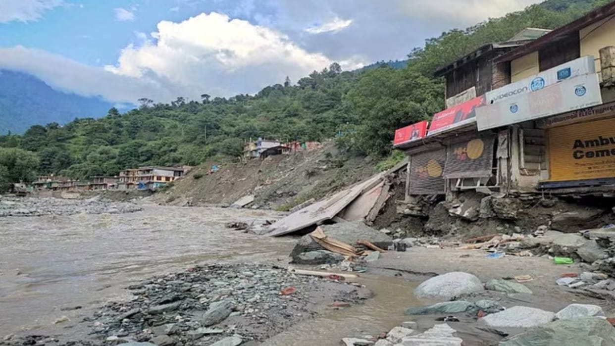 Now buildings will have to be constructed 5 meters away from drains and 7 meters from rivers In HP