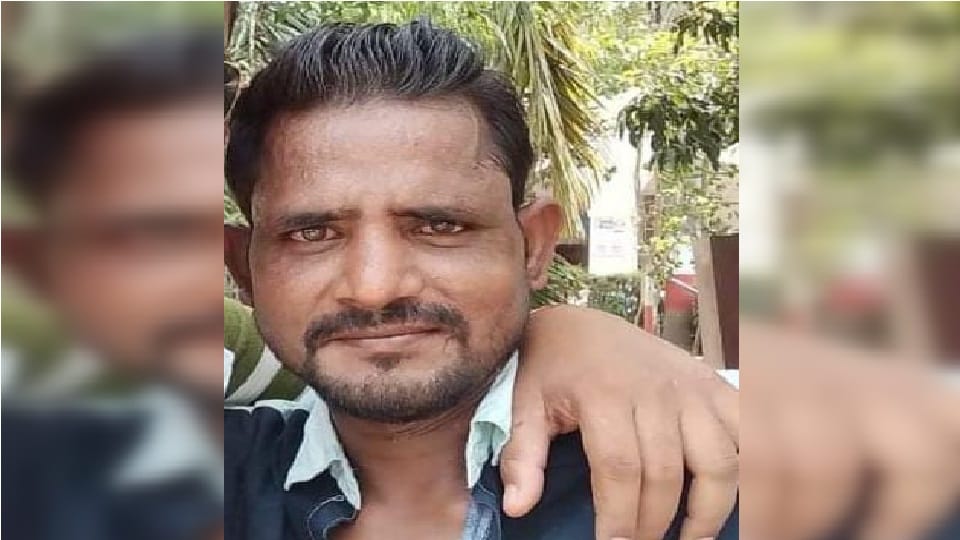 Retired Inspector s son murdered in Bareilly for Rs 150