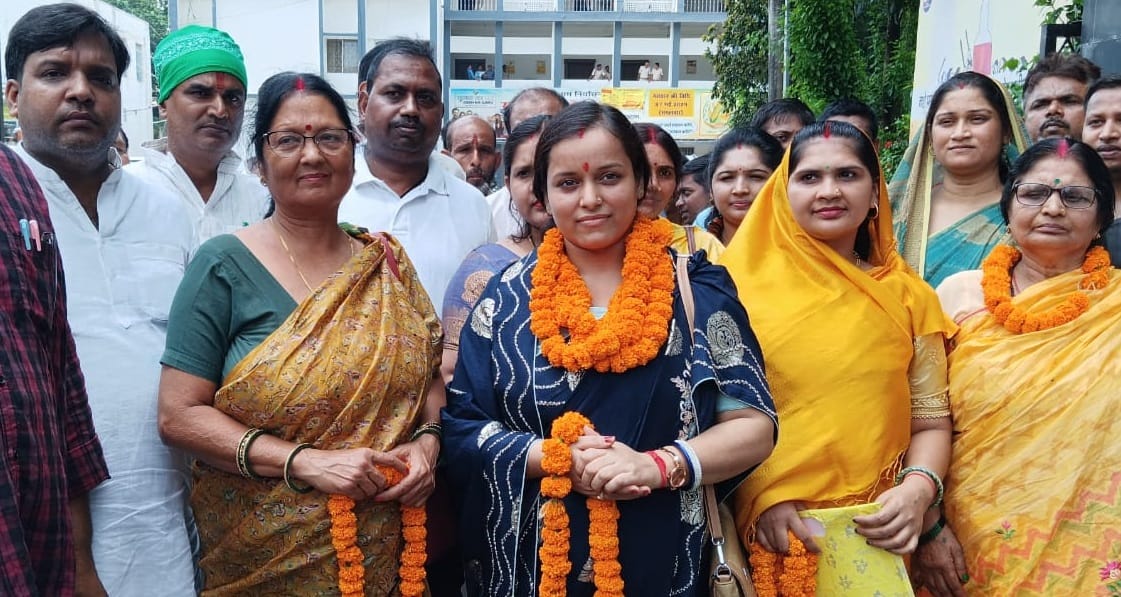 Khagaria News: Nitika Kumari was elected unopposed for the post of District Council Vice President; Bihar