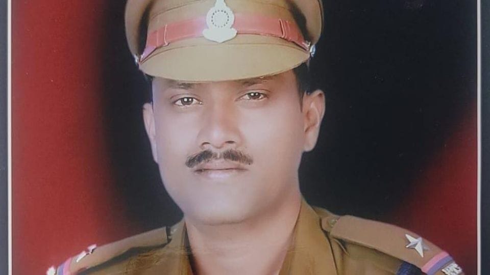 ASI Narhari Vaishnav dies in a private hospital in Raipur